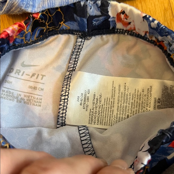 Lot Set of 3 Size 24M NIKE Nike Apparel with Logo 2 Top 1 Pants DRI-FIT GUC ❤️ - Picture 4 of 8